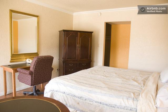 Holiday Motel - Fresno Room photo