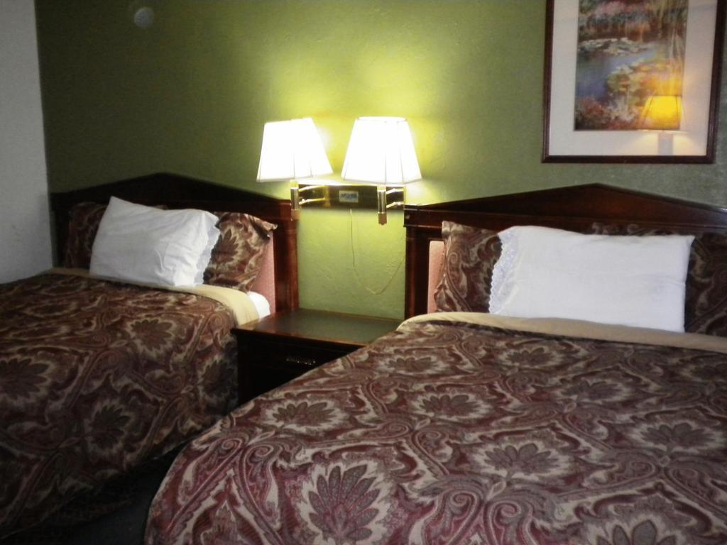 Holiday Motel - Fresno Room photo